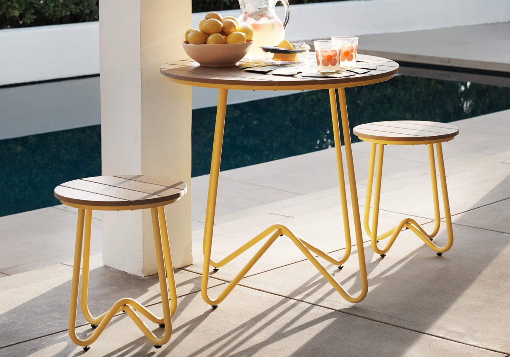 B and q discount bistro table and chairs