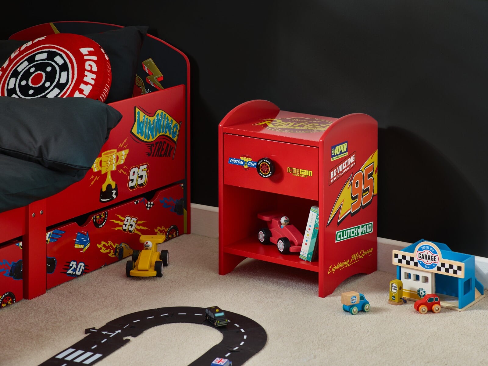 Lightning mcqueen bed with toy box best sale