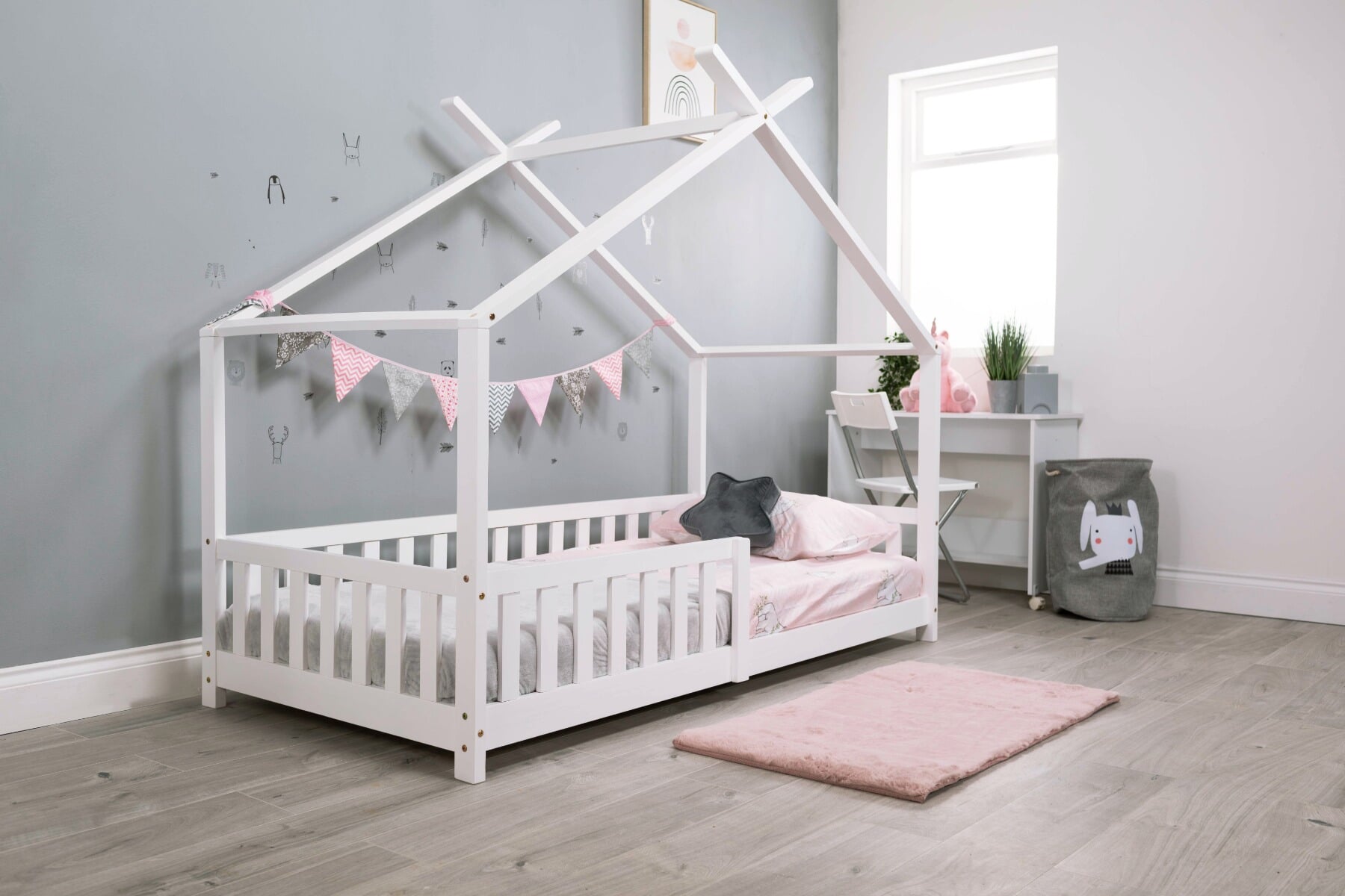 Nursery with hotsell single bed