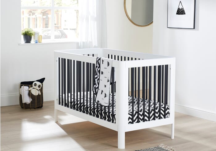 Ickle Bubba Tenby Classic Cot Bed available in scandi pine and white and black and white 3 height positions Modern design