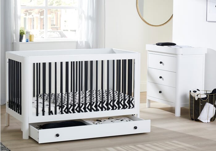 Ickle Bubba Tenby Classic Cot Bed, Changing Unit and Under Drawer Modern design 2 colour options black and white and pine and white