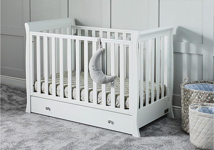 Ickle Bubba Snowdon 4 in 1 Mini Cot Bed Traditional sleigh design white finish slatted base under drawer included