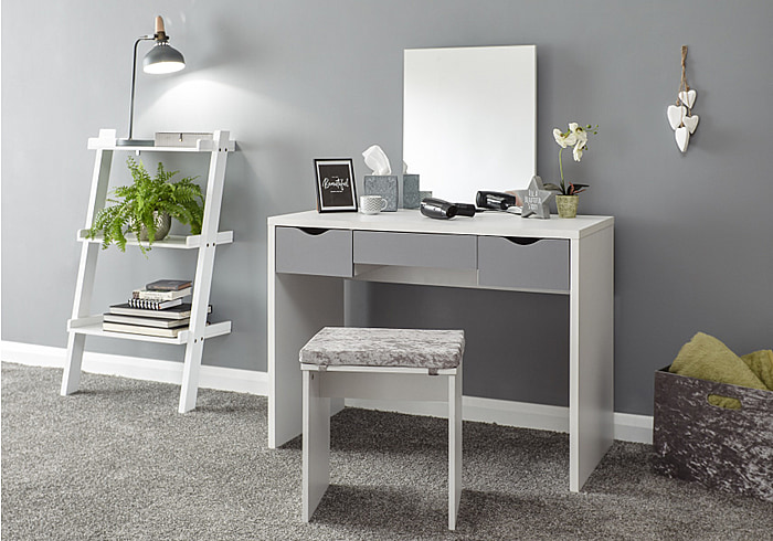 Dressing Tables: Upto 60% OFF on Bedroom Dressing Table